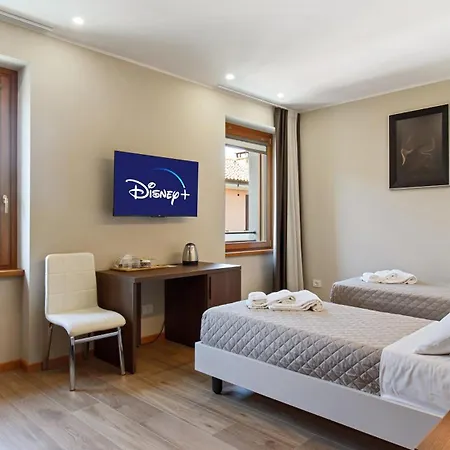 Guest house Love Story - Inclusa Ricca Colazione A Buffet 3*